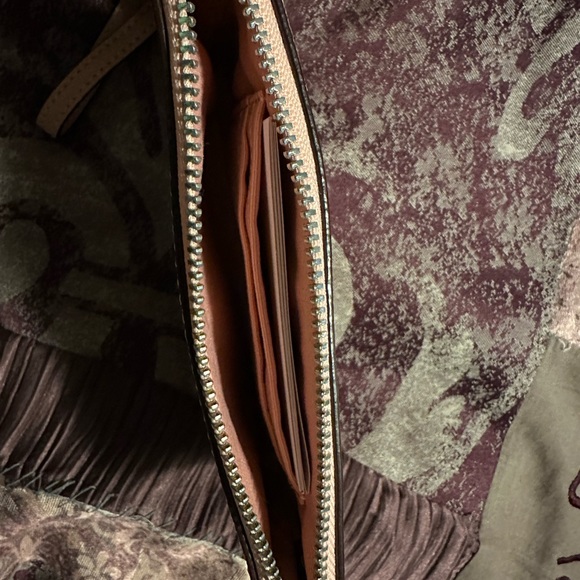 Coach wristlet Wallet brand new - Picture 3 of 3